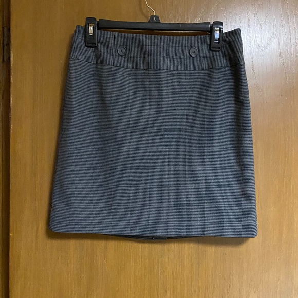 Ann Taylor LOFT Petite Slim Skirt - Picture 1 of 2